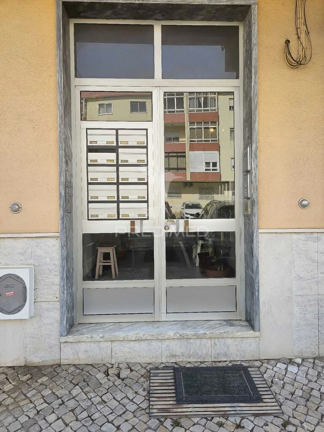 Apartamento T2 para Venda em Rio de Mouro Foto 8