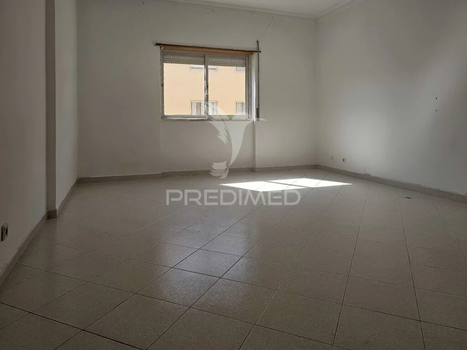 Apartamento T2 para Venda em Rio de Mouro Foto 6