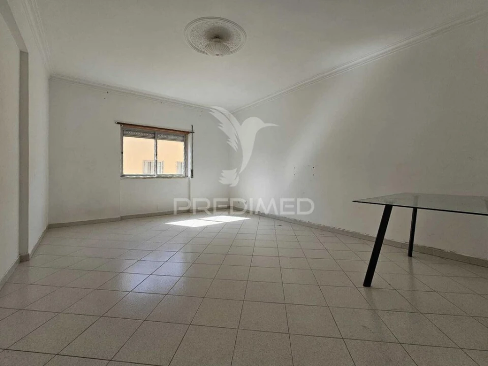 Apartamento T2 para Venda em Rio de Mouro Foto 4