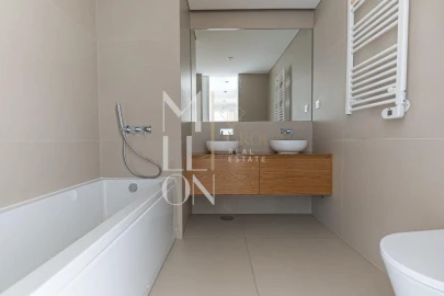 Apartamento T4 para Venda em Campanhã
