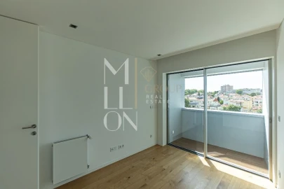 Apartamento T4 para Venda em Campanhã