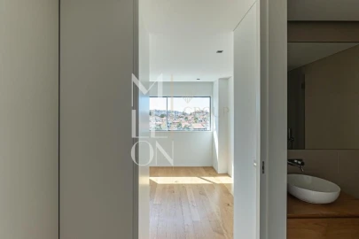 Apartamento T4 para Venda em Campanhã