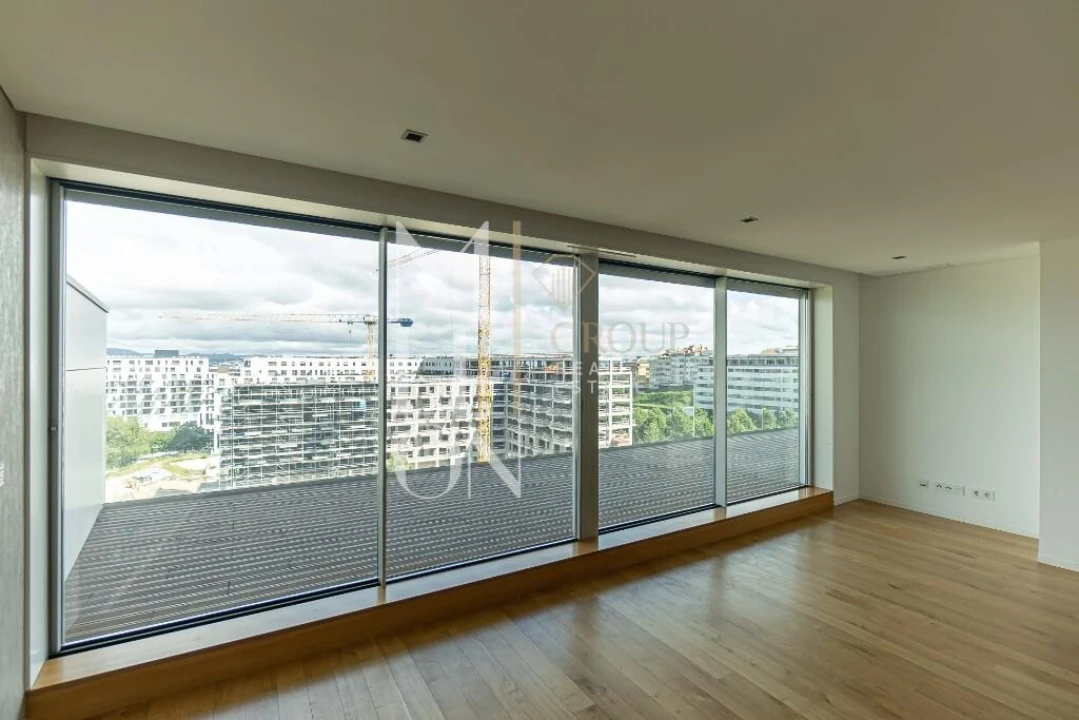 Apartamento T4 para Venda em Campanhã Foto 8
