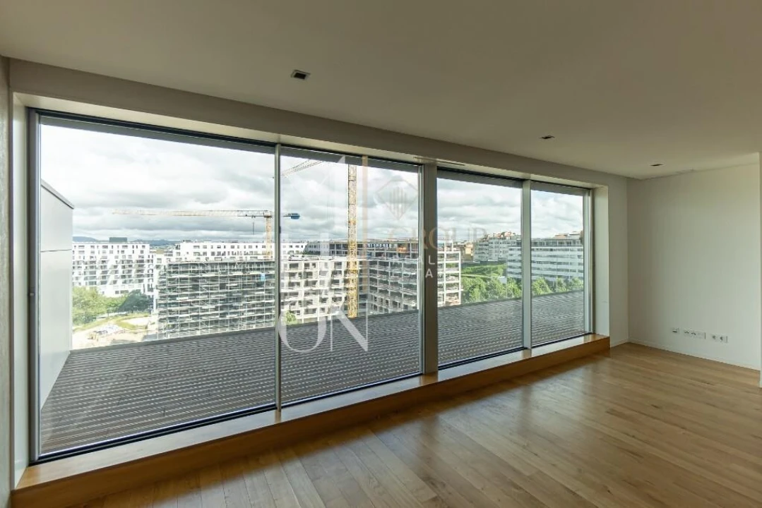 Apartamento T4 para Venda em Campanhã Foto 7