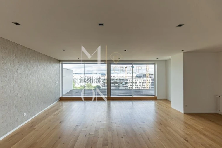 Apartamento T4 para Venda em Campanhã Foto 5