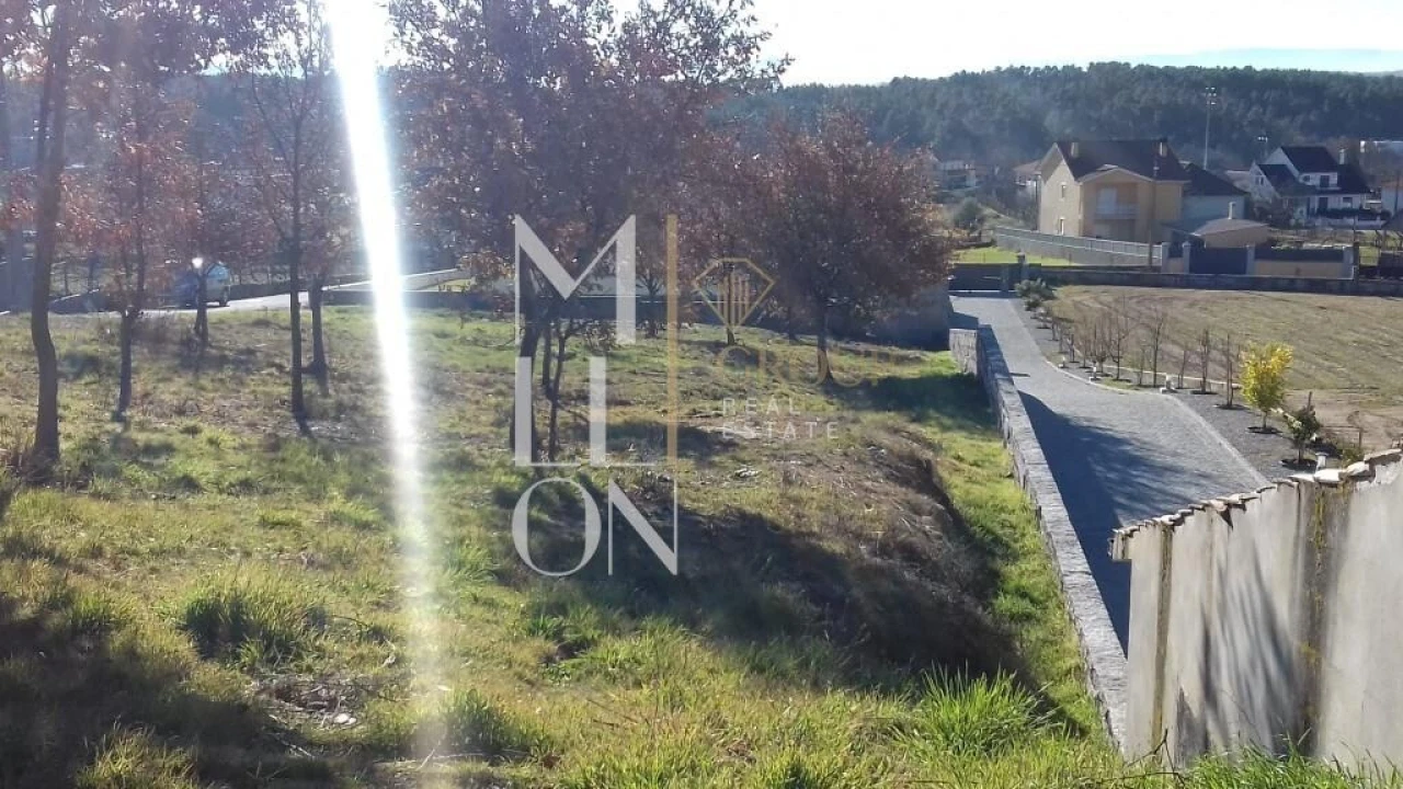 Terreno para Venda em Ferreira de Aves Foto 1