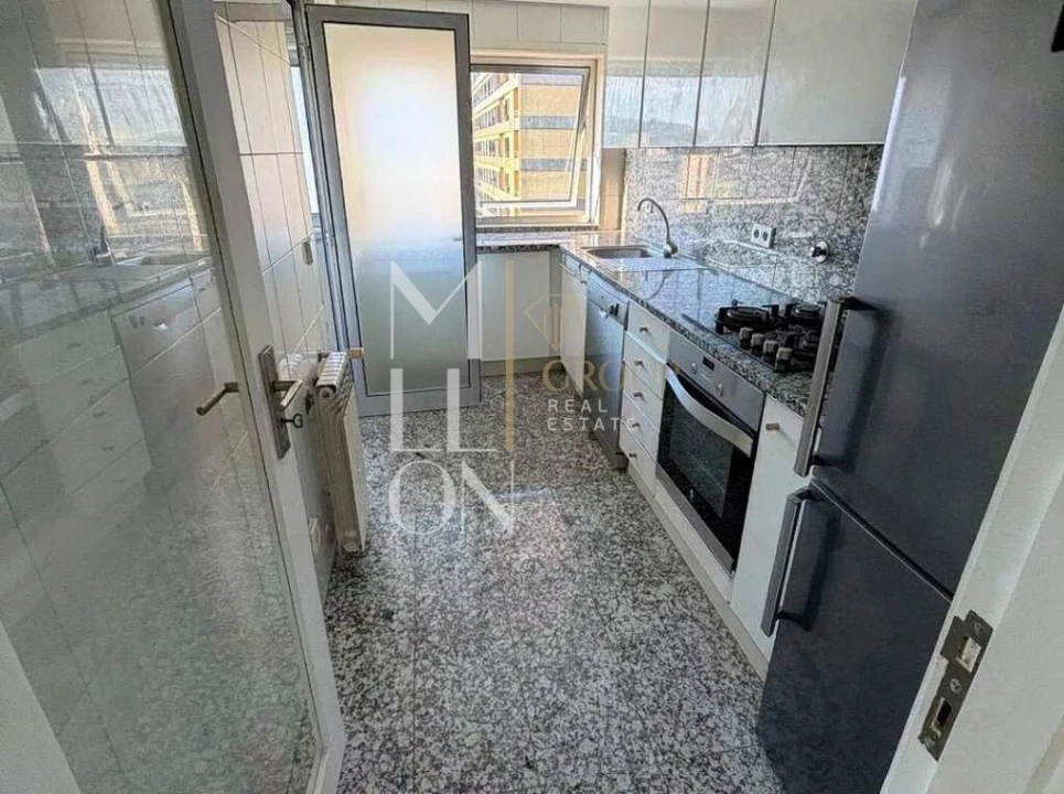 Apartamento T2 para Venda em Cidade da Maia Foto 6