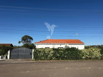 Moradia T3 para Venda em Casével e Vaqueiros