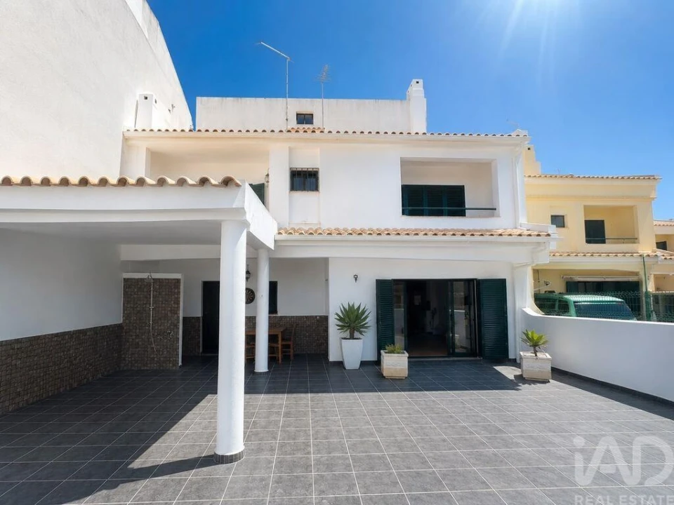 Moradia T2 para Venda em Albufeira e Olhos de Água Foto 1