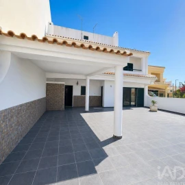 Moradia T2 para Venda em Albufeira e Olhos de Água