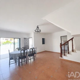 Moradia T2 para Venda em Albufeira e Olhos de Água