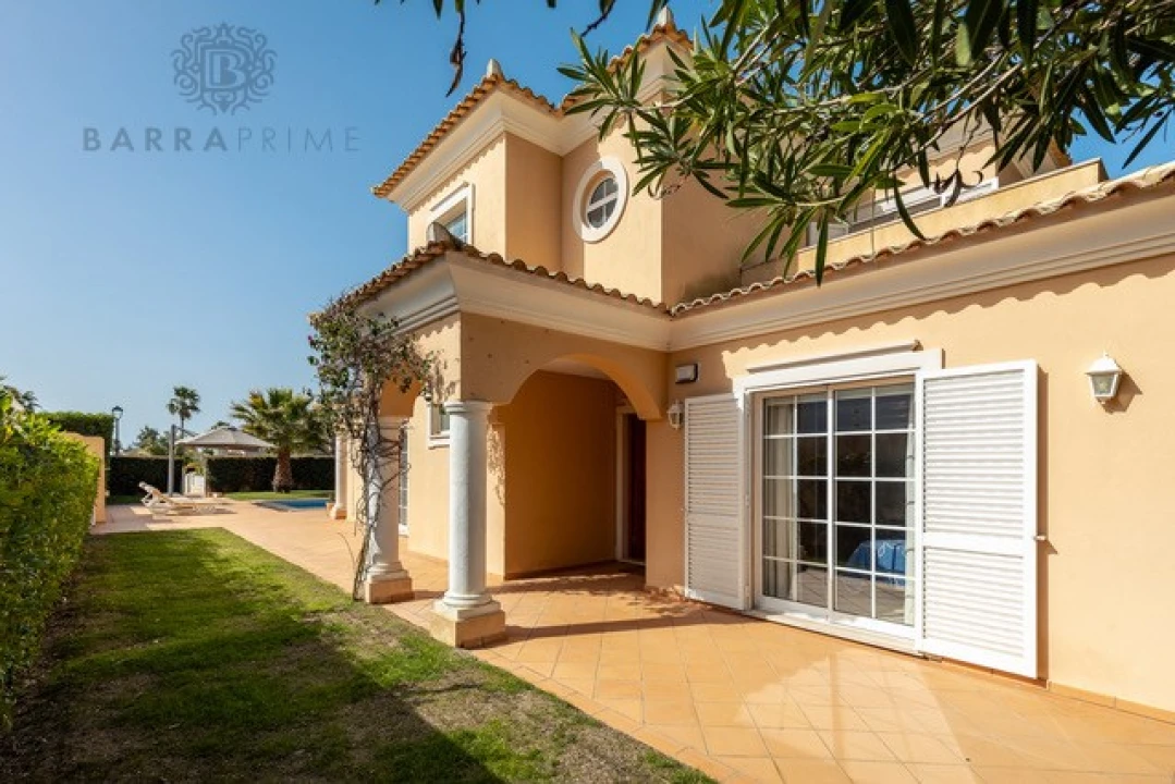Moradia T4 para Venda em Almancil Foto 10
