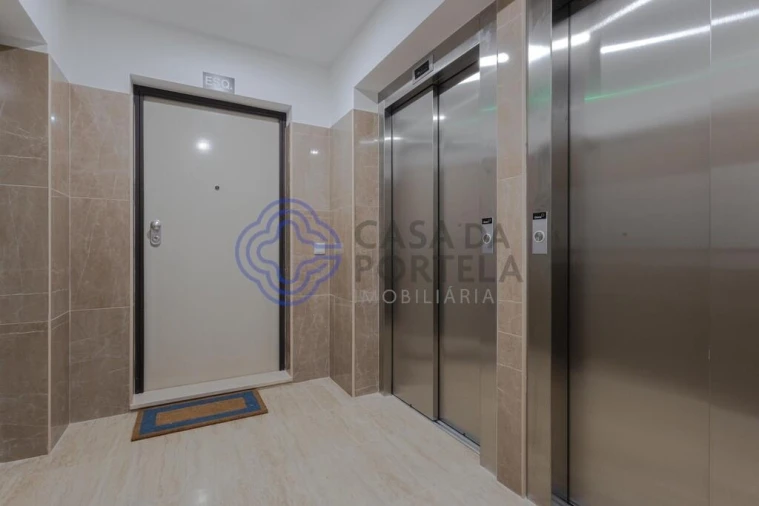 Apartamento T3 para Venda em Cernadelo e Lousada (São Miguel e Santa Margarida) Foto 2