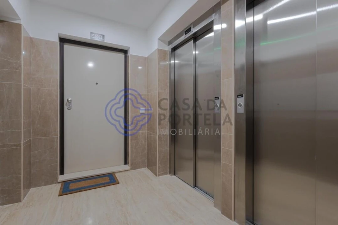Apartamento T3 para Venda em Cernadelo e Lousada (São Miguel e Santa Margarida) Foto 2