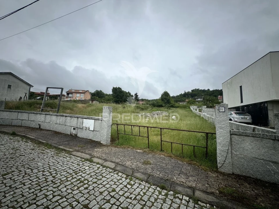 Terreno para Venda em Bornes de Aguiar Foto 2