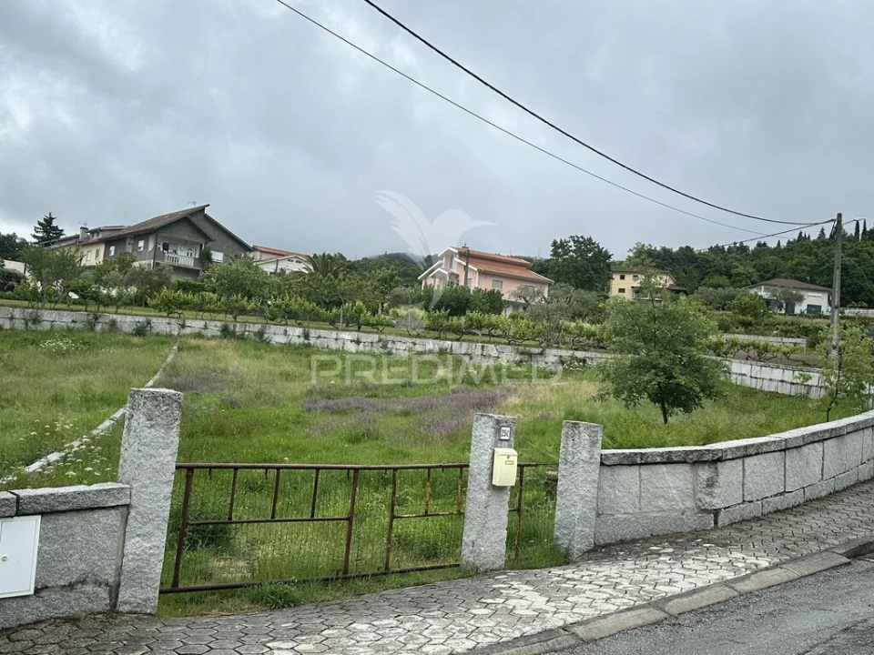 Terreno para Venda em Bornes de Aguiar Foto 1