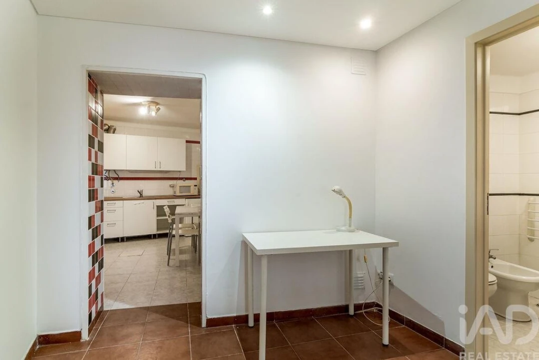 Apartamento T1 para Venda em Santa Maria Maior Foto 5
