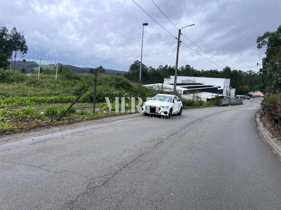 Armazém para Venda em Vilarinho das Cambas Foto 3