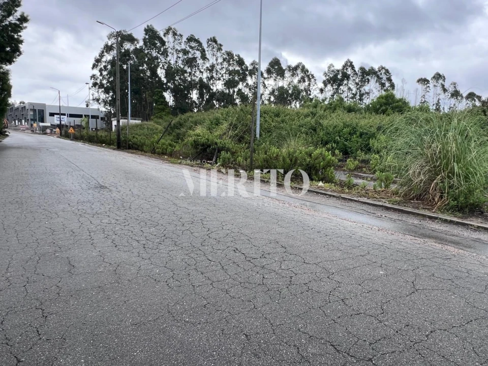 Armazém para Venda em Vilarinho das Cambas Foto 5