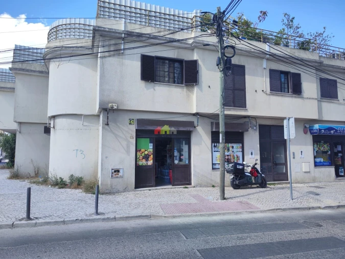 Loja para Venda em Baixa da Banheira e Vale da Amoreira
