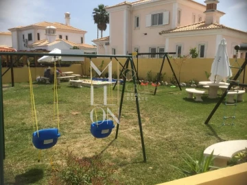 Negócio para Venda em Albufeira e Olhos de Água