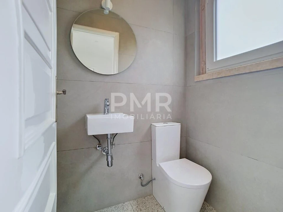 Apartamento T4 para Arrendamento em Algés, Linda-A-Velha e Cruz Quebrada-Dafundo Foto 3