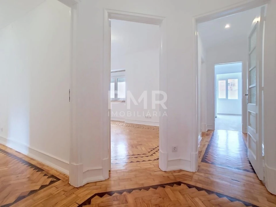 Apartamento T4 para Arrendamento em Algés, Linda-A-Velha e Cruz Quebrada-Dafundo Foto 9