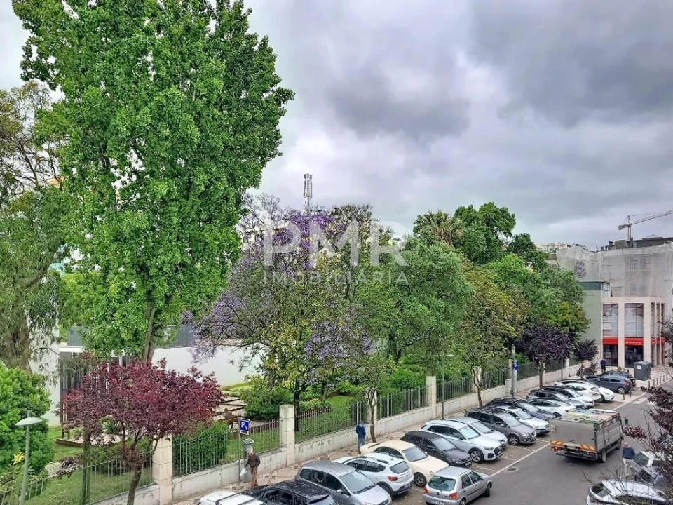 Apartamento T4 para Arrendamento em Algés, Linda-A-Velha e Cruz Quebrada-Dafundo Foto 19