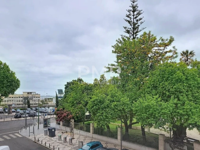 Apartamento T4 para Arrendamento em Algés, Linda-A-Velha e Cruz Quebrada-Dafundo Foto 15