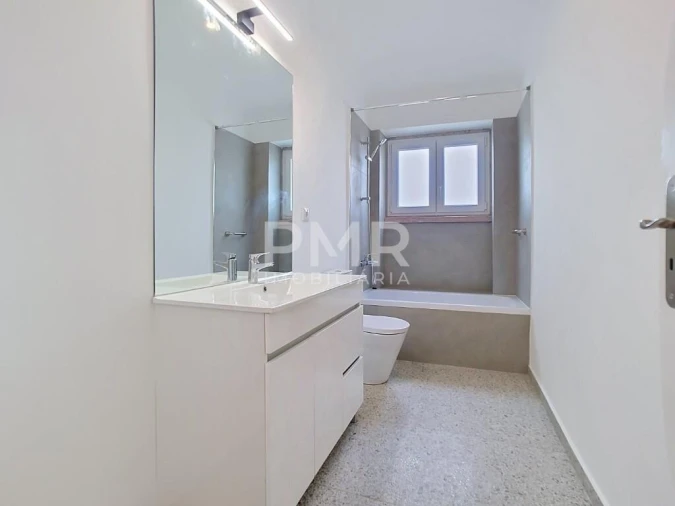 Apartamento T4 para Arrendamento em Algés, Linda-A-Velha e Cruz Quebrada-Dafundo Foto 8