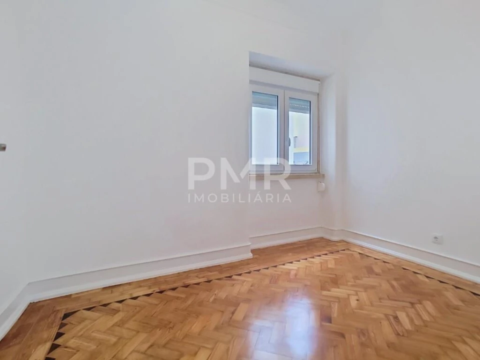 Apartamento T4 para Arrendamento em Algés, Linda-A-Velha e Cruz Quebrada-Dafundo Foto 7