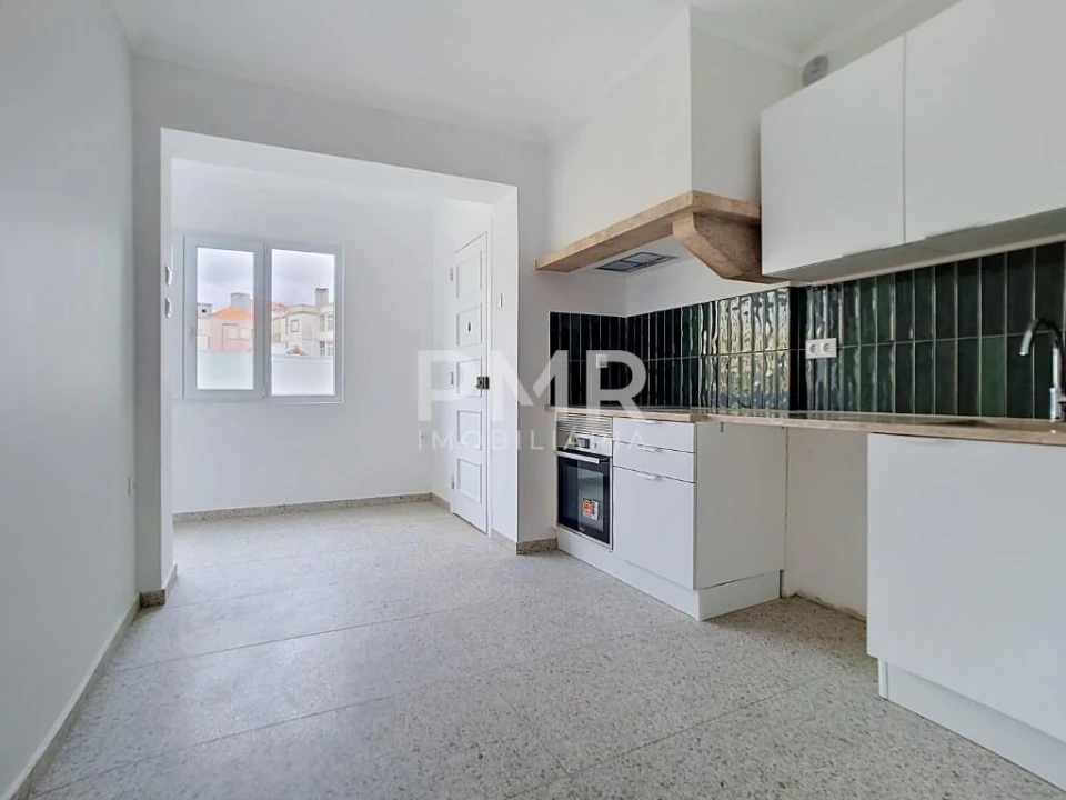 Apartamento T4 para Arrendamento em Algés, Linda-A-Velha e Cruz Quebrada-Dafundo Foto 1
