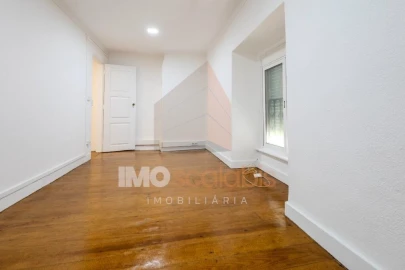 Moradia T2 para Venda em Romeira e Várzea
