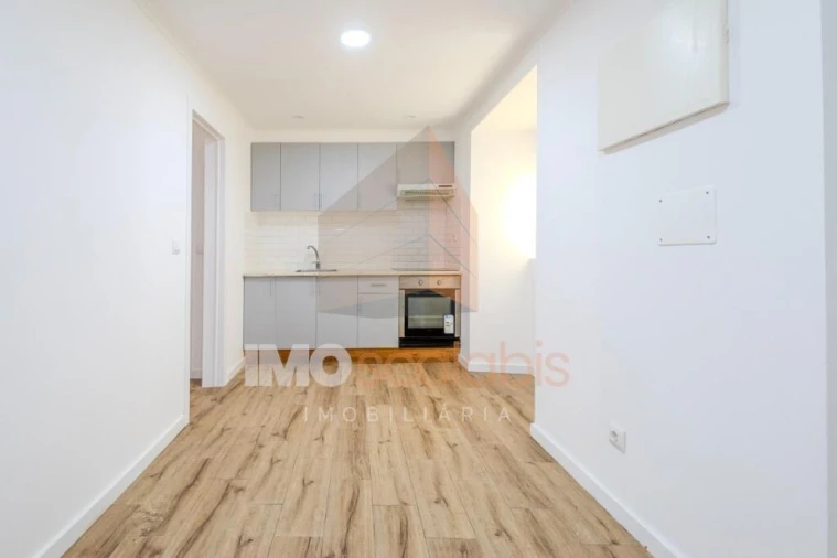 Moradia T2 para Venda em Romeira e Várzea Foto 2