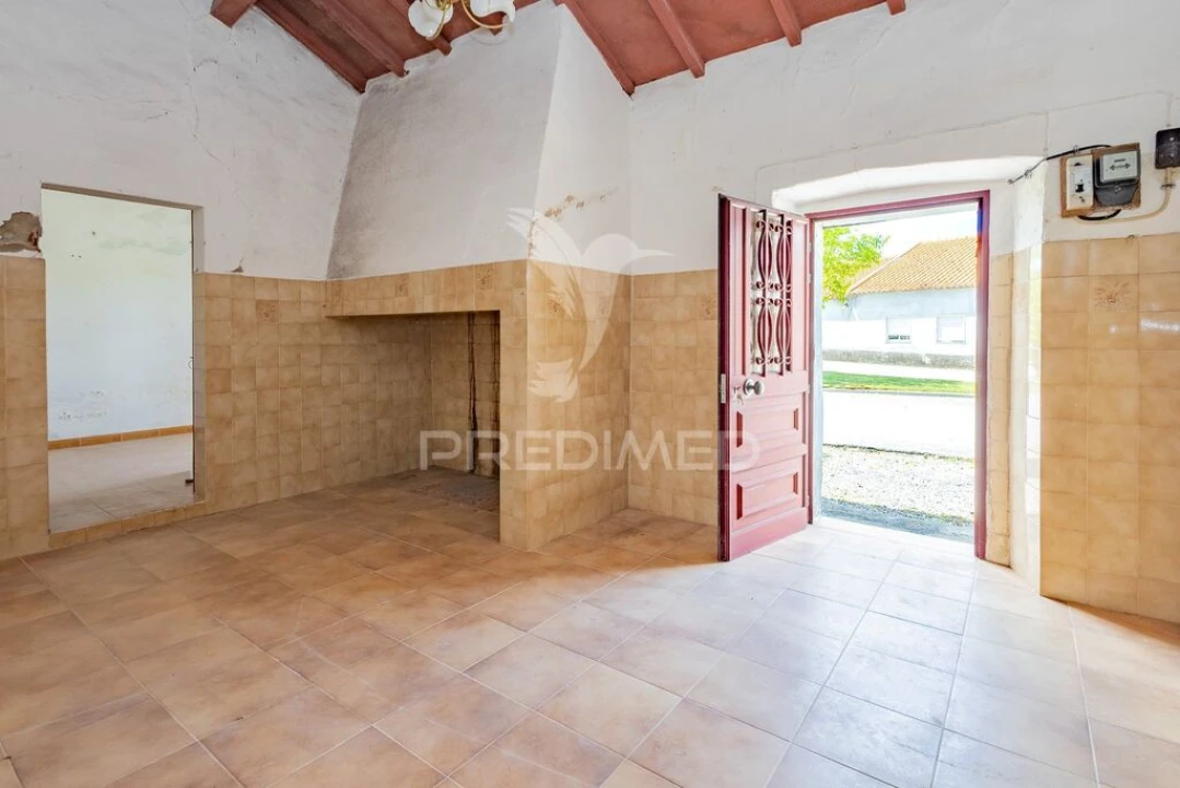 Moradia T9 para Venda em Gafanhoeira (São Pedro) e Sabugueiro Foto 2