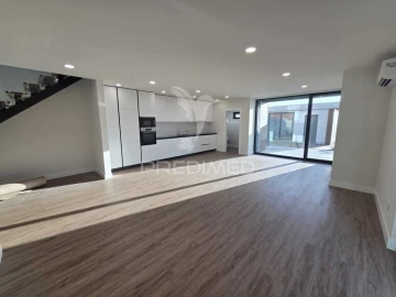 Moradia T4 para Venda em Aradas