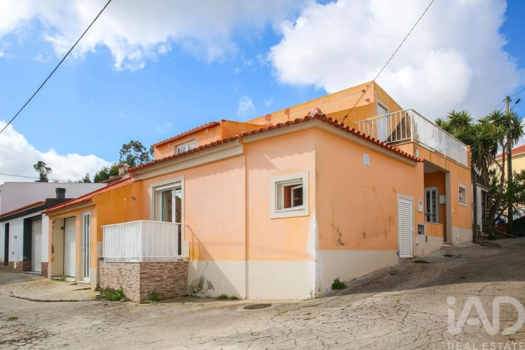 Moradia T2 para Venda em Santa Maria, São Pedro e Matacães Foto 1