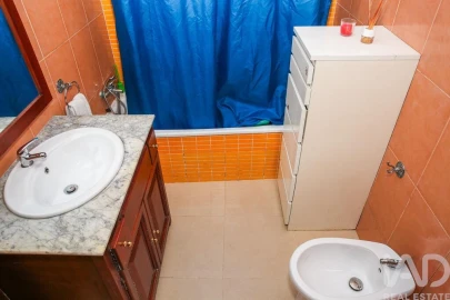 Moradia T2 para Venda em Santa Maria, São Pedro e Matacães