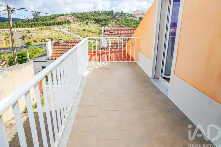 Moradia T2 para Venda em Santa Maria, São Pedro e Matacães Foto 25