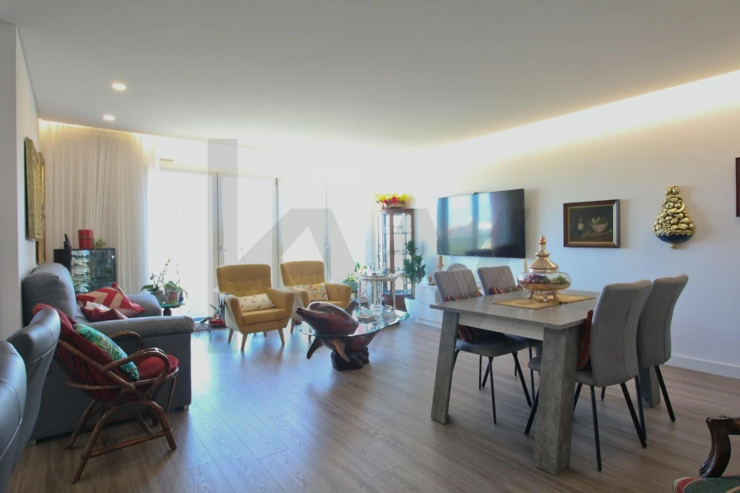 Apartamento T2 para Venda em Póvoa de Santa Iria e Forte da Casa Foto 4