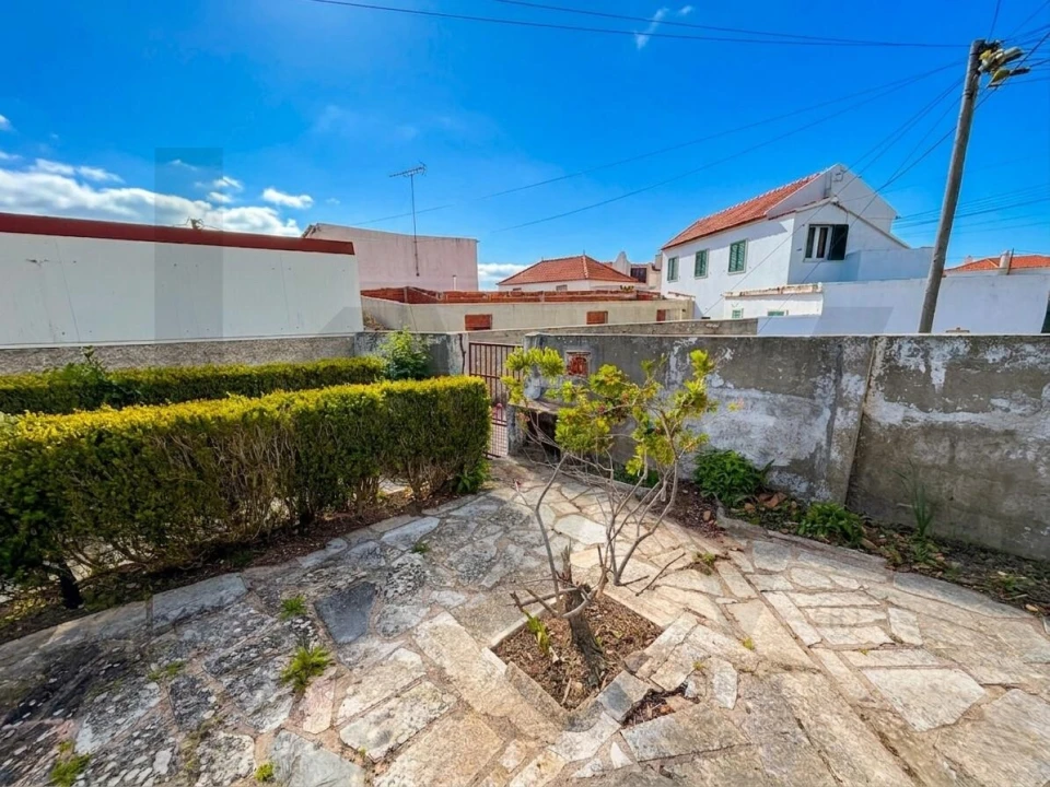 Moradia T2 para Venda em Colares Foto 42