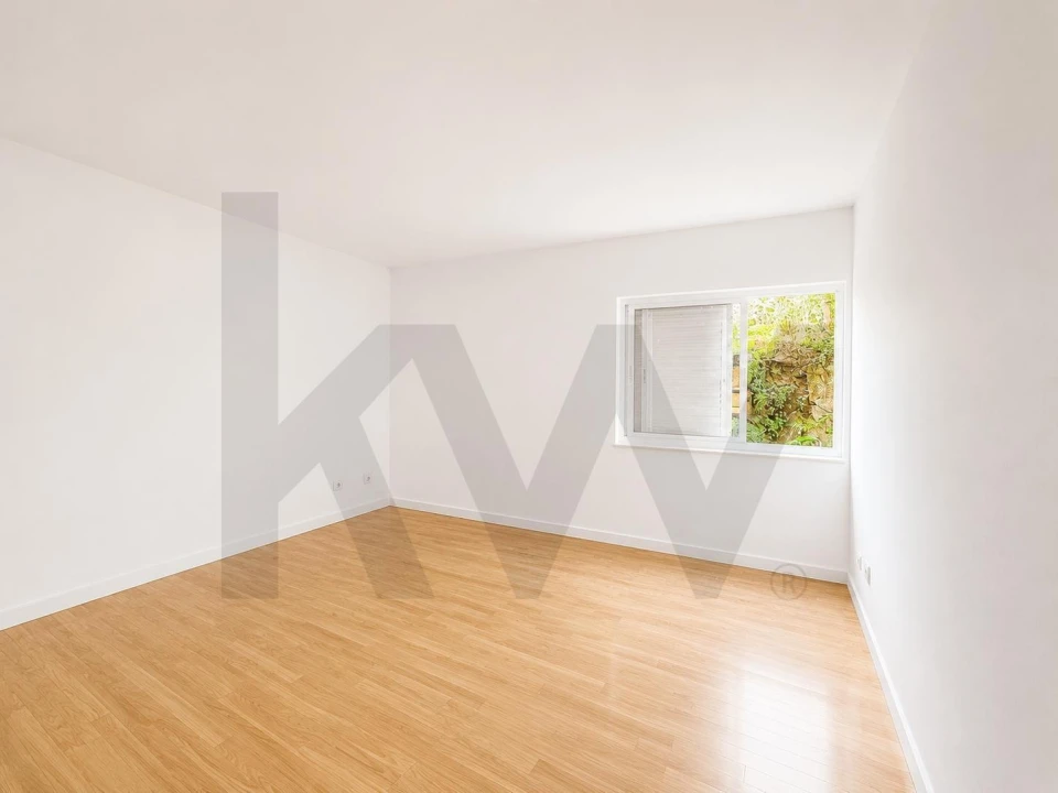 Apartamento T2 para Venda em Caniço Foto 8