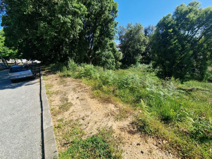 Terreno para Venda em São João da Madeira Foto 2