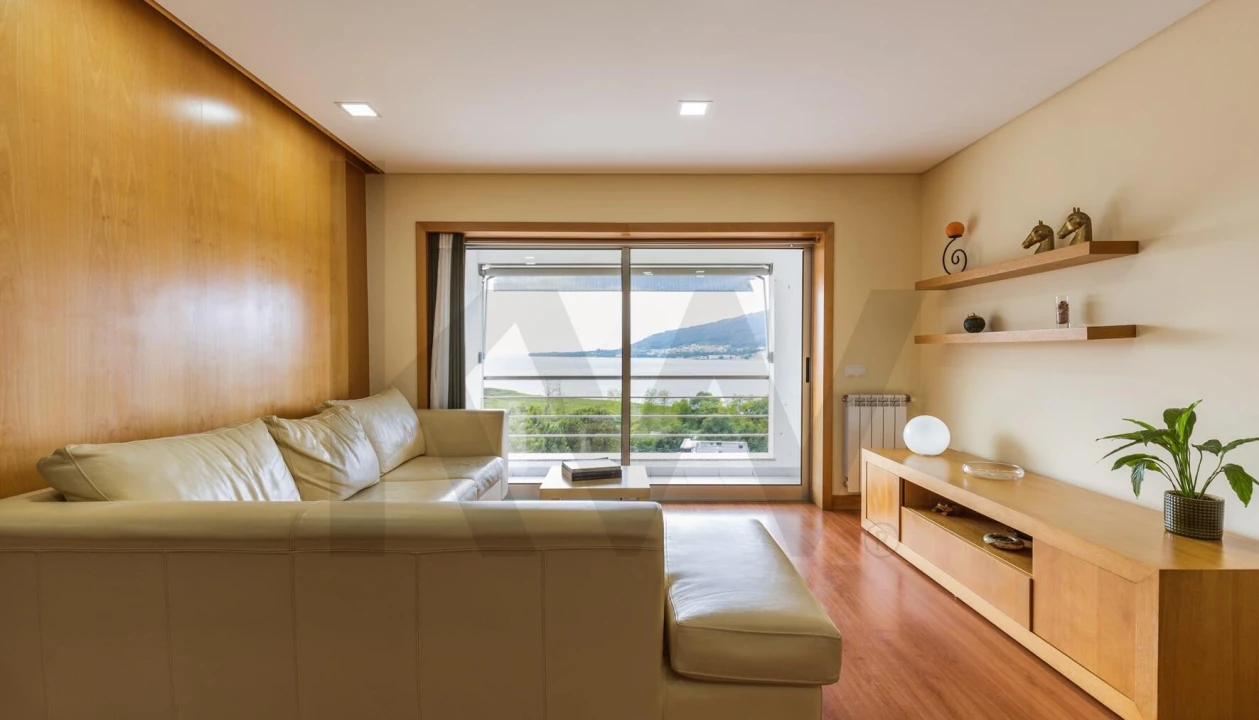 Apartamento T2 para Arrendamento em Seixas Foto 1