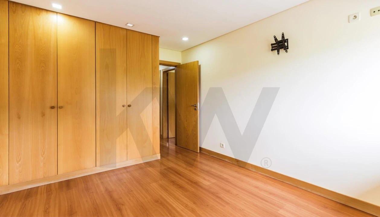 Apartamento T2 para Arrendamento em Seixas Foto 17
