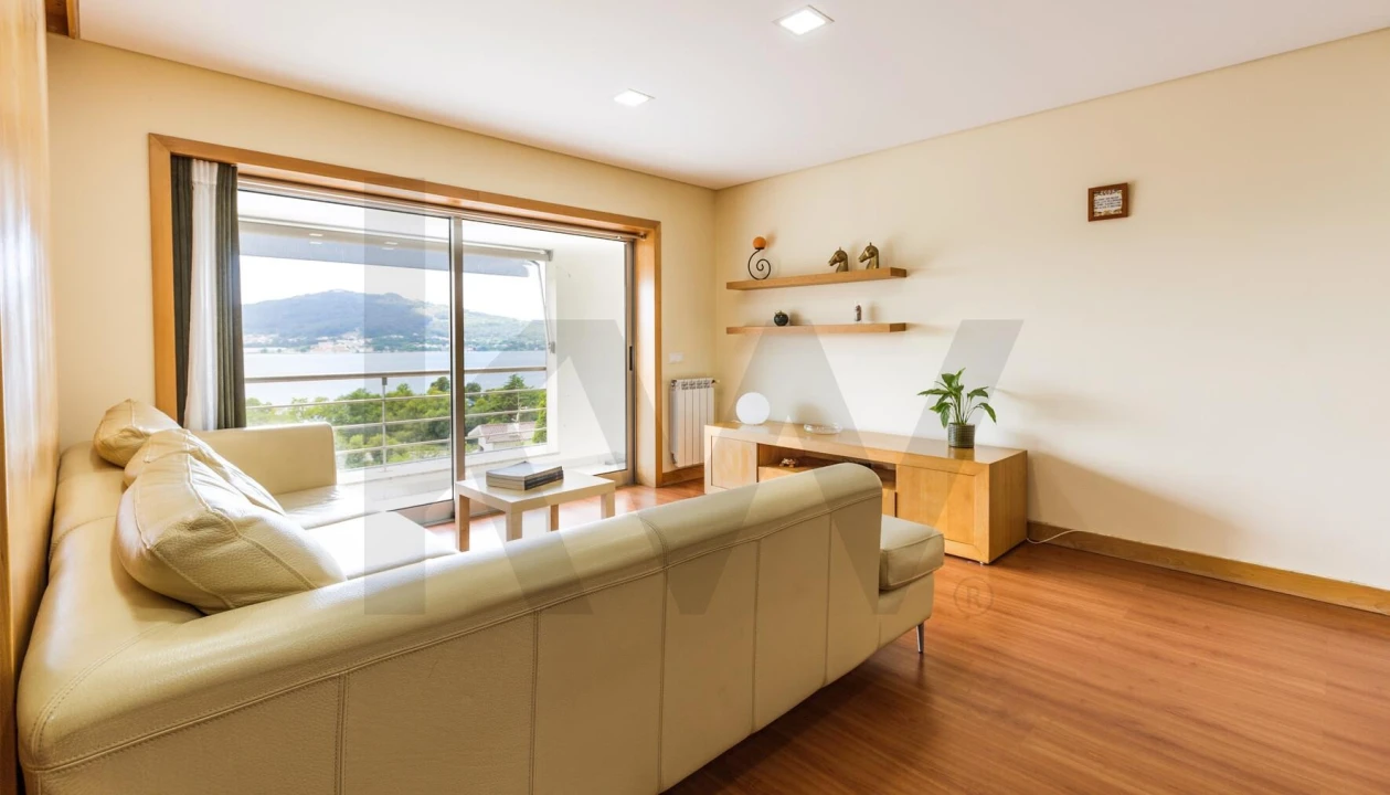 Apartamento T2 para Arrendamento em Seixas Foto 3