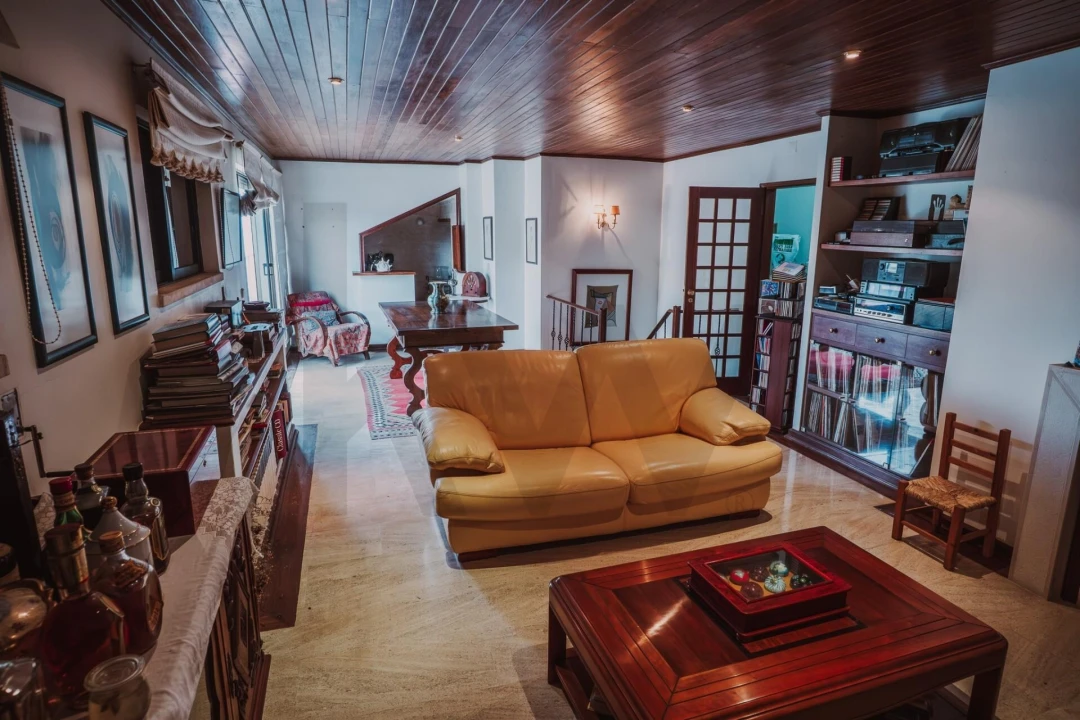Apartamento T5 para Venda em Romeira e Várzea Foto 12