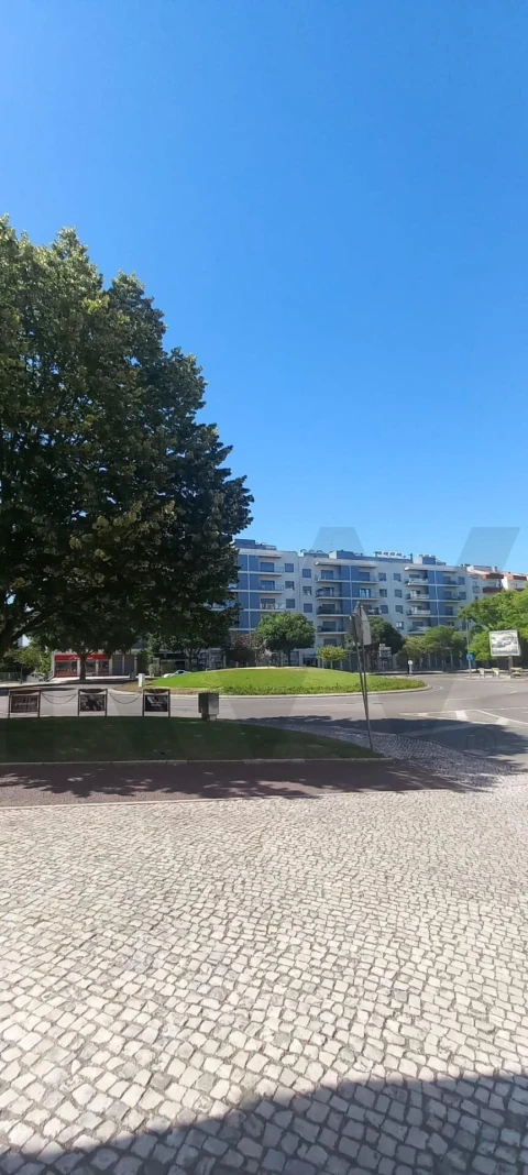 Apartamento T5 para Venda em Romeira e Várzea