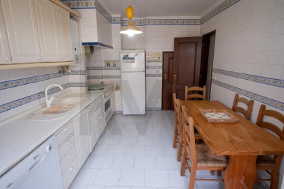Apartamento T5 para Venda em Romeira e Várzea