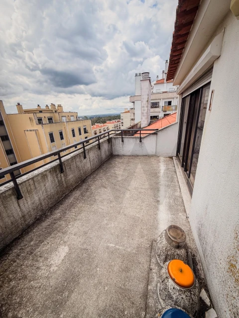 Apartamento T5 para Venda em Romeira e Várzea